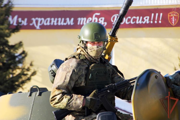 Военнослужащие Северского соединения Росгвардии присоединились к всероссийской акции «#Своих не бросаем» (видео)