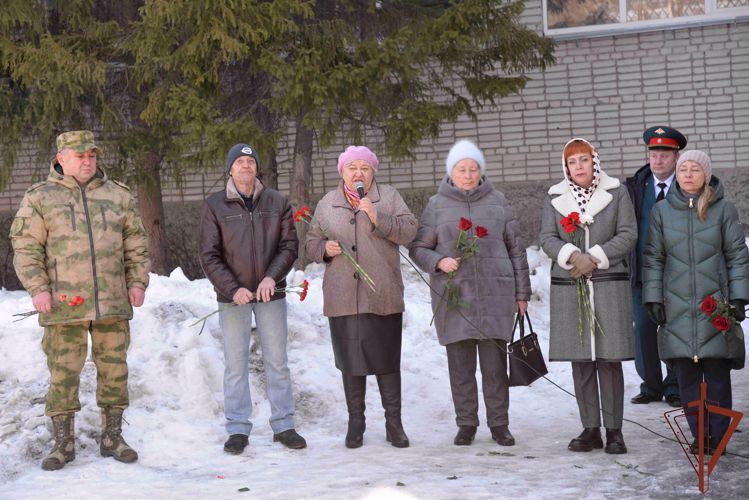 Росгвардия в Кургане увековечила память павших в 1995 году воинов правопорядка (видео)