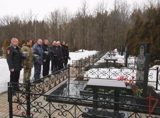 Росгвардейцы в Мордовии почтили память павших сотрудников ОМОН 