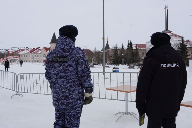 В Нарьян-Маре личный состав Росгвардии и полиции обеспечил безопасность проведения концерта «Русская весна»