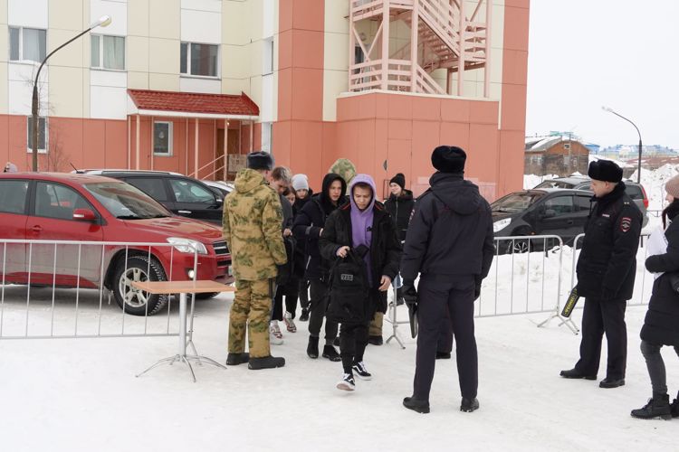 В Нарьян-Маре личный состав Росгвардии и полиции обеспечил безопасность проведения концерта «Русская весна»