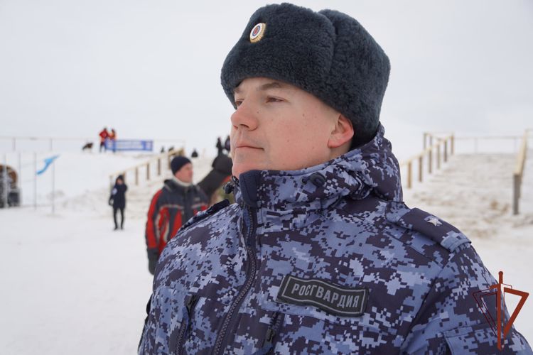 Росгвардия обеспечила правопорядок во время проведения снегоходного кросса «Буран Дей–2022» в Нарьян-Маре