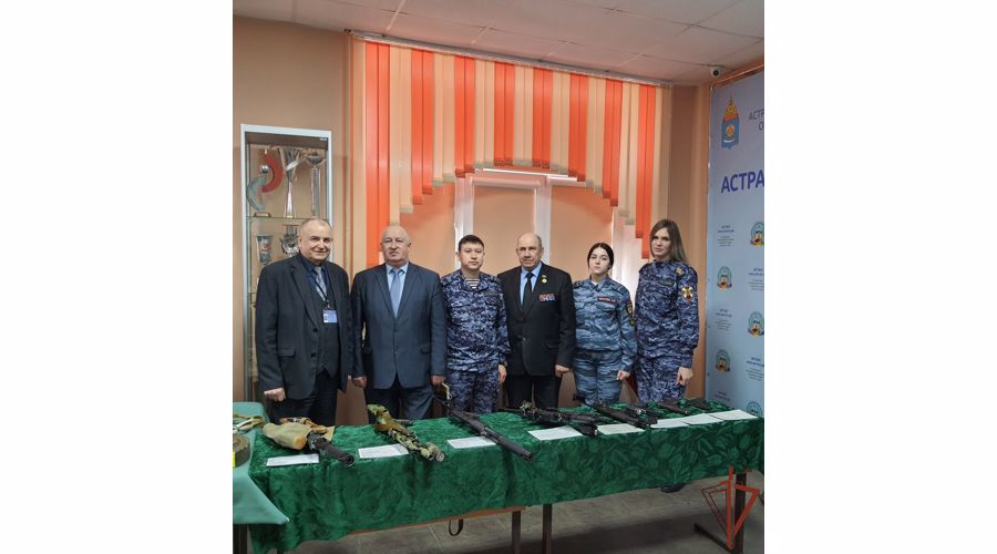 Поддержку росгвардейцам-участникам спецоперации на Украине выразили астраханские студенты