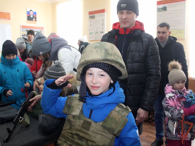 Дети военнослужащих Росгвардии побывали в гостях на службе родителей
