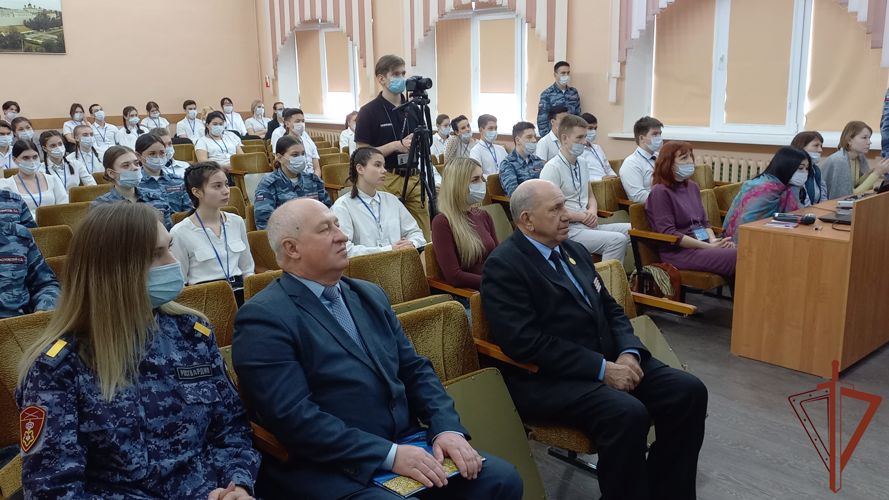 Поддержку росгвардейцам-участникам спецоперации на Украине выразили астраханские студенты