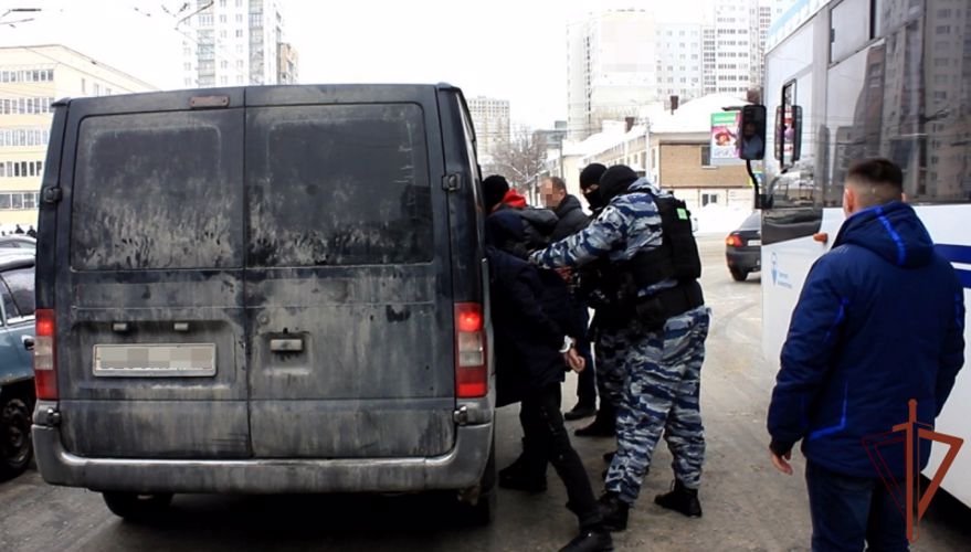 При содействии  Росгвардии в Башкортостане задержана группа подозреваемых в серии краж из салонов машин