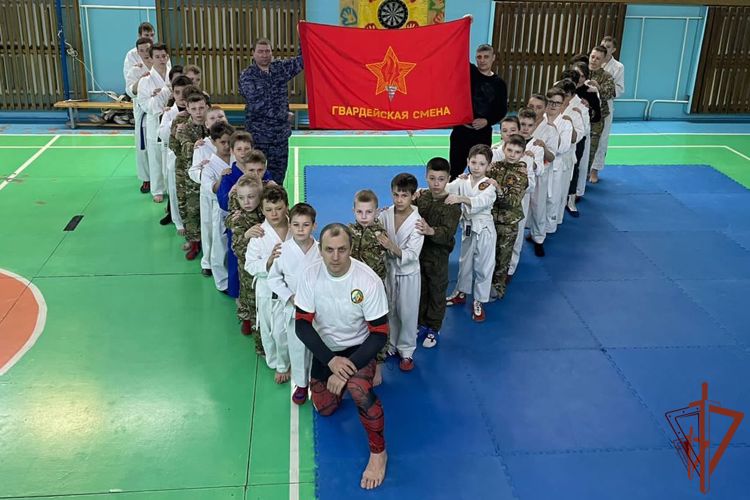 Юнгвардейцы из Хабаровского края присоединилась к акции «Своих не бросаем»
