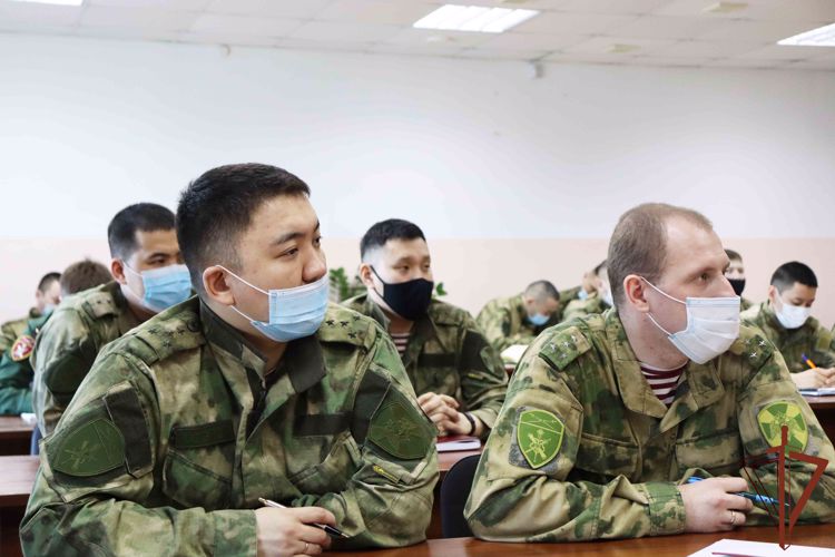 Специалисты школы медицины катастроф в Республике Саха (Якутия) провели для росгвардейцев занятие по оказанию доврачебной помощи 