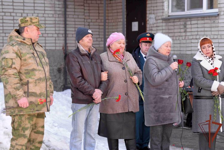 Росгвардия в Кургане увековечила память павших в 1995 году воинов правопорядка (видео)