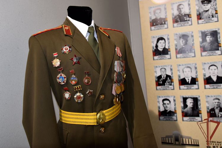  В Музейно-выставочном комплексе имени Михаила Калашникова в Удмуртии открылась выставка о Росгвардии