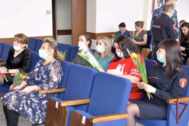В Уральском округе Росгвардии прошли праздничные мероприятия, посвященные Международному женскому дню