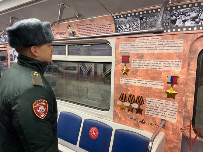 Исторический вагон-музей Росгвардии появился в новосибирском метро (видео)