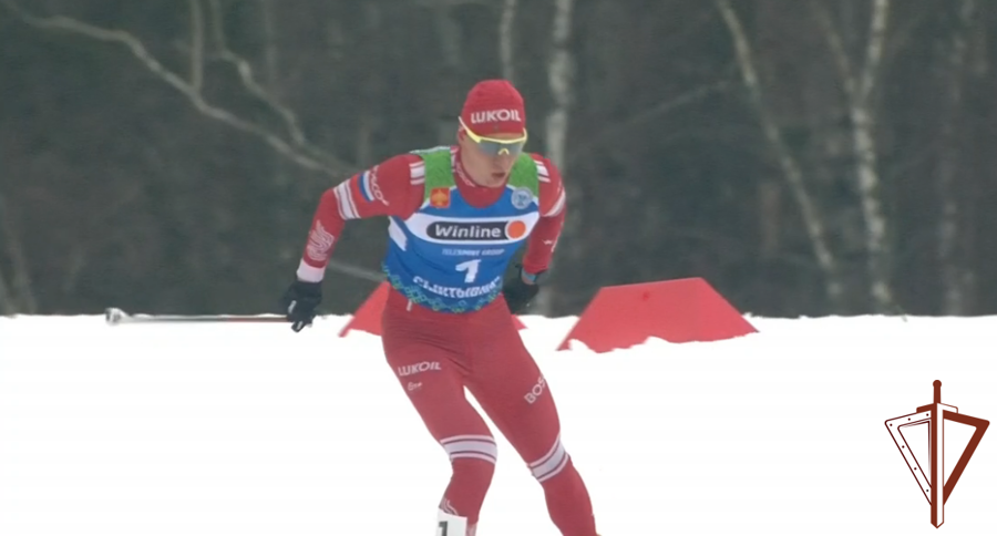 Росгвардеец Александр Большунов выиграл скиатлон на Чемпионате России по лыжным гонкам