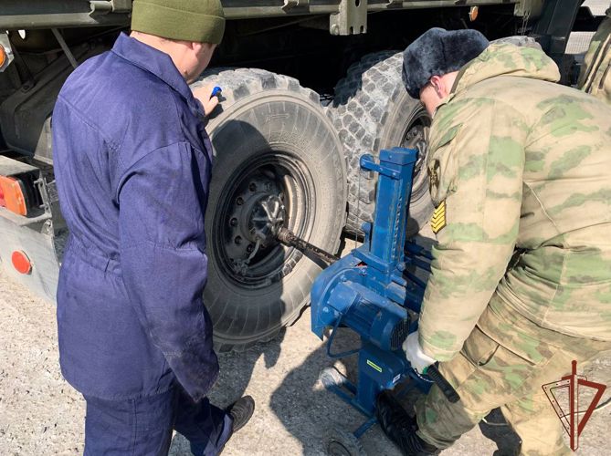 Курсанты Пермского военного института Росгвардии завершили стажировку в грозненском соединении 