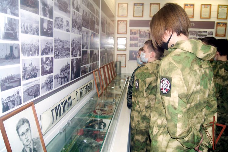 Росгвардейцы Северо-Западного округа проводят тематические мероприятия к 211-летию войск правопорядка