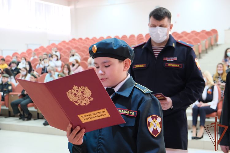 Кадетский класс Росгвардии имени кавалера Ордена Мужества Владимира Горяинова открылся в Курске 