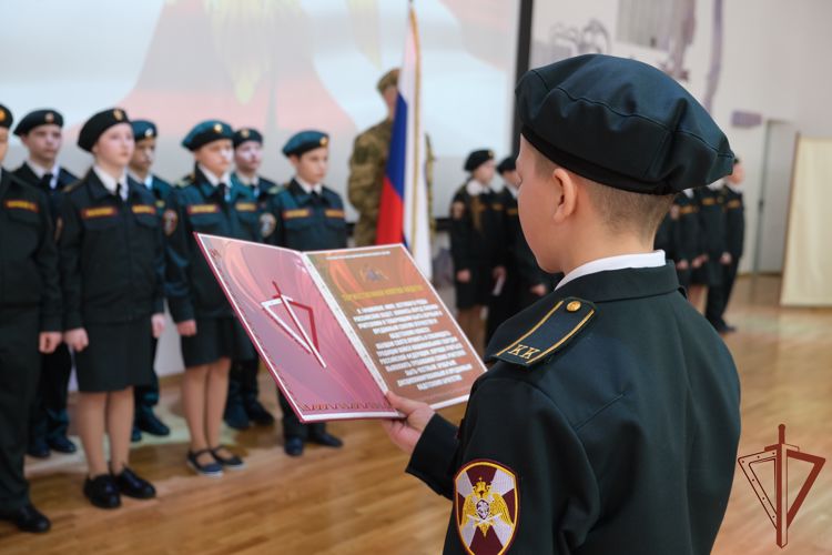 Кадетский класс Росгвардии имени кавалера Ордена Мужества Владимира Горяинова открылся в Курске 