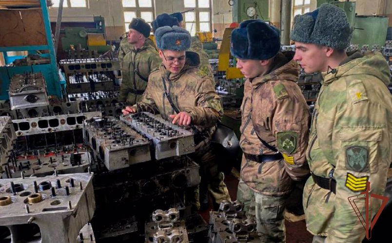 Будущие офицеры Росгвардии проходят практику на уральском предприятии ВПК