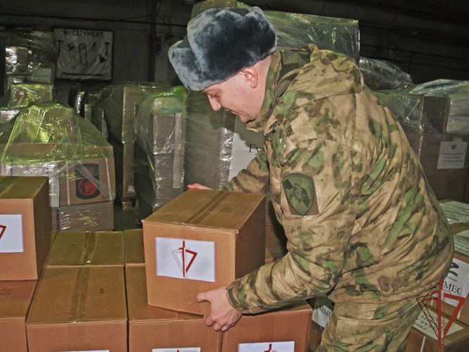 Гуманитарную помощь направили представители Росгвардии жителям ДНР и ЛНР из Хакасии   
