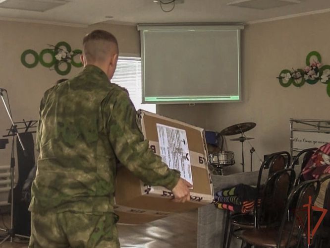 Кузбасские росгвардейцы оказывают гуманитарную помощь для вынужденных переселенцев
