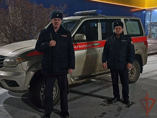 Нарядом Росгвардии в Кемерово задержаны подозреваемые в грабеже рецидивисты