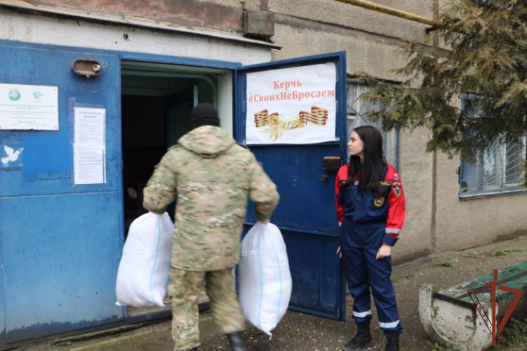 Росгвардейцы из Крыма оказали помощь жителям Донбасса (видео)