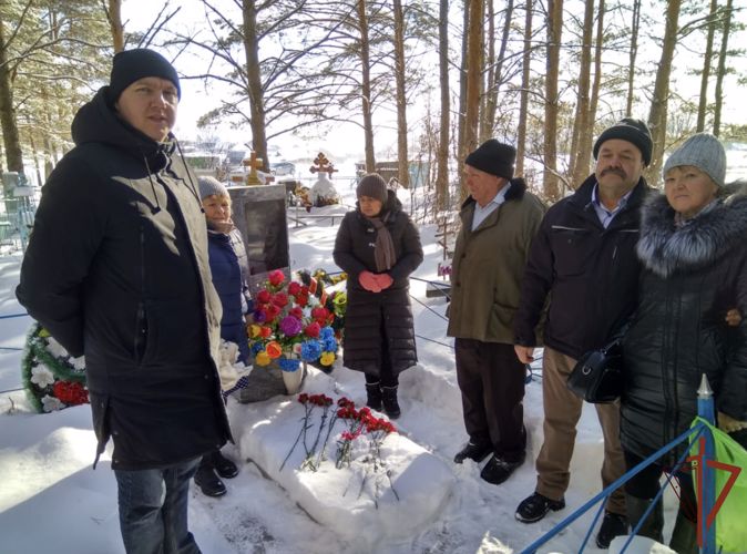 Память павших 26 лет назад боевых товарищей почтили росгвардейцы на Среднем Урале 