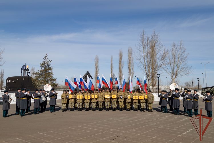 В рамках акции «Своих не бросаем» росгвардейцы провели в Нижнем Новгороде флэшмоб 