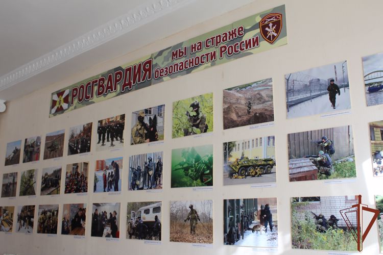 Фотовыставка ко Дню Росгвардии открылась в Вологде 