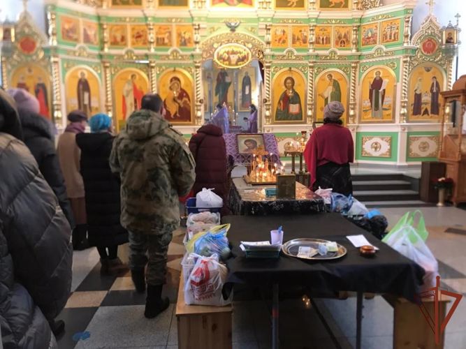 Росгвардейцы приняли участие в литургии за задравие военнослужащих, участвующих в специальной операции