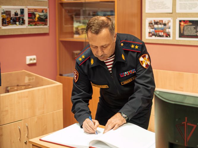 В Центральном районе Санкт-Петербурга состоялось открытие Комнаты боевой славы Росгвардии