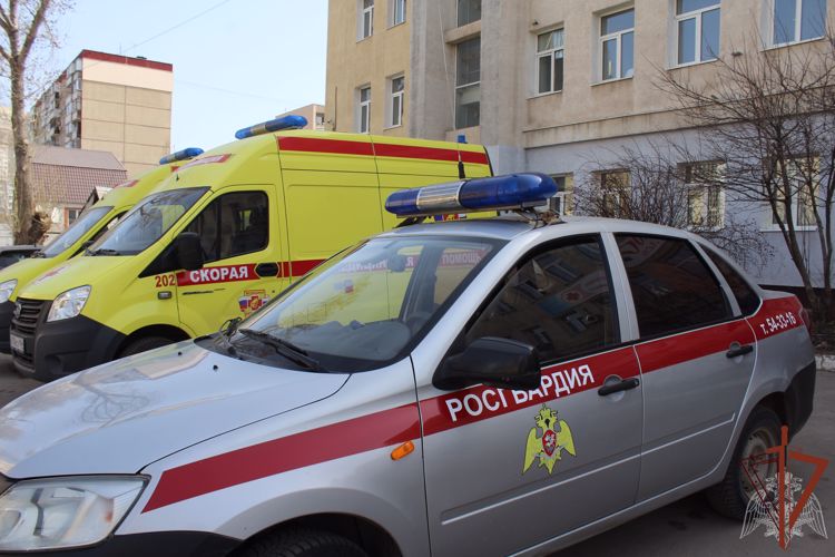 Напавшего на врача скорой помощи злоумышленника задержали росгвардейцы в Саратове