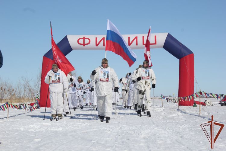 Военнослужащие Росгвардии успешно преодолели всю дистанцию памятного лыжного забега «Марш-бросок»