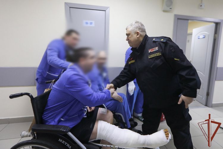 Командующий Центральным округом Росгвардии навестил в госпитале личный состав, участвовавший в специальной военной операции