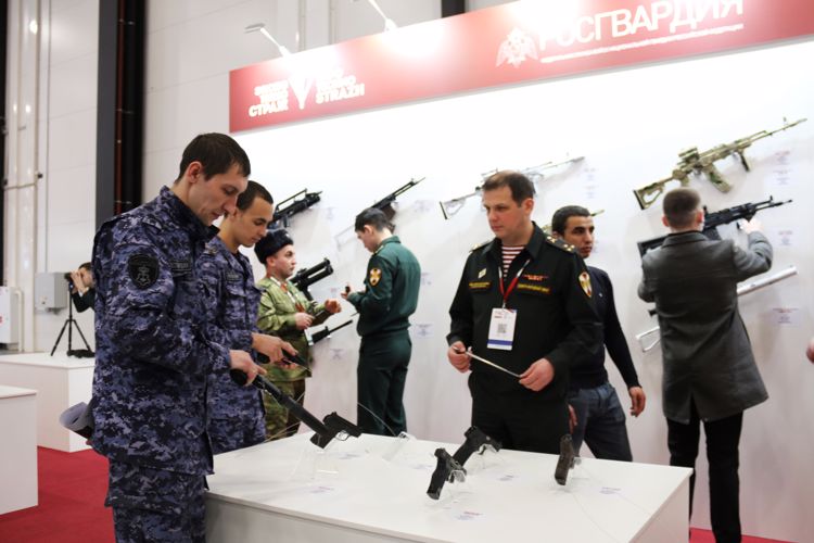 Для сотрудников Росгвардии, проходящих курс первоначальной подготовки, была организована экскурсия на международную выставку «ЭКСПОТЕХНОСТРАЖ»