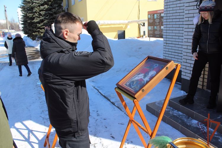 В Приволжье росгвардейцы продолжают участвовать в молебнах о здравии воинов, сражающихся за Донбасс