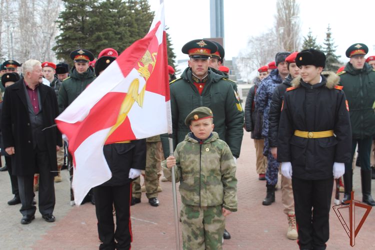 В Саратове военнослужащие и сотрудники Росгвардии поддержали участников специальной военной операции в Украине