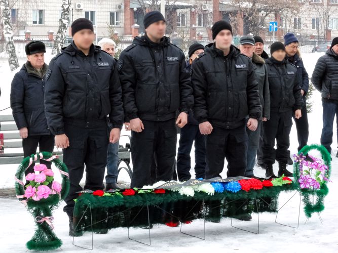 В Горно-Алтайске почтили память погибших сотрудников ОМОН 
