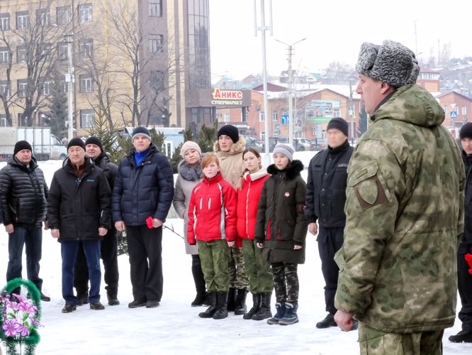 В Горно-Алтайске почтили память погибших сотрудников ОМОН 