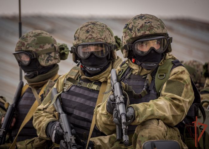 Офицеры спецназа Росгвардии спасли раненую 12-летнюю украинскую девочку