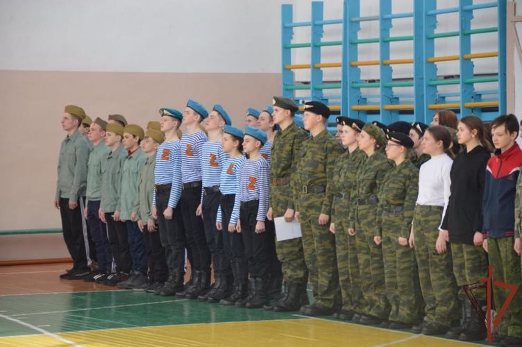 Команда ребят из подшефного Росгвардии детского дома победила в военно-спортивной игре в Курганской области