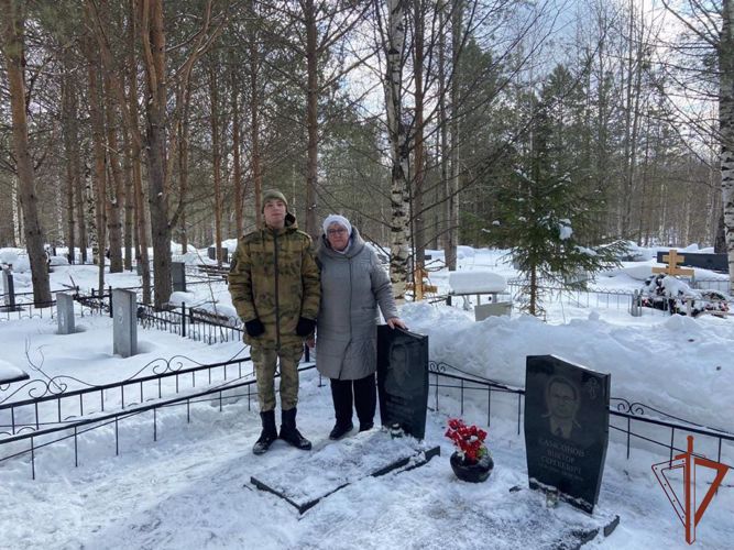 В Сыктывкаре военнослужащие Росгвардии почтили память кавалера ордена Мужества сержанта Виктора Самсонова
