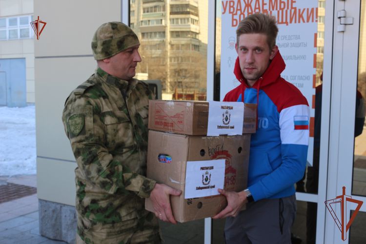 Хабаровские росгвардейцы присоединились к сбору гуманитарной помощи жителям Донбасса