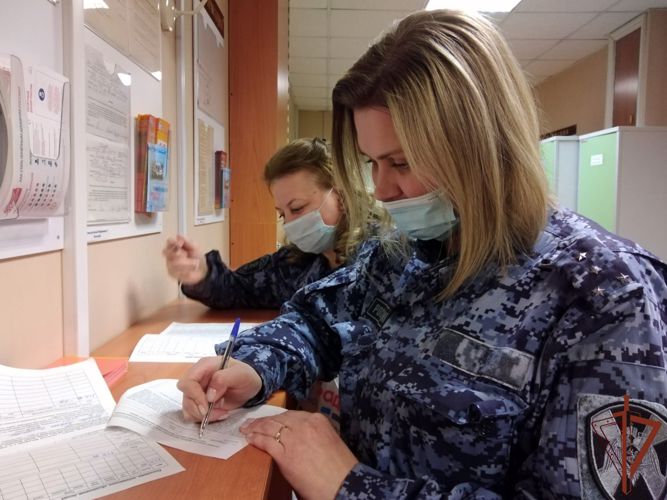 В Санкт-Петербурге сотрудники Росгвардии добровольно сдали кровь для пациентов одной из городских больниц