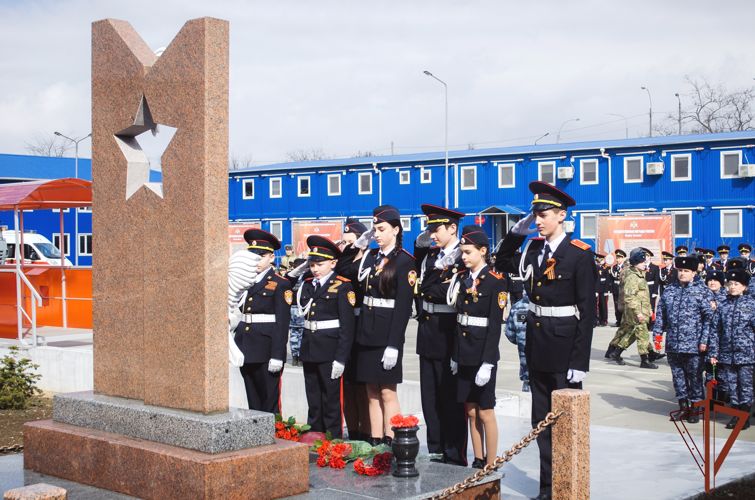 На юге России военнослужащие и сотрудники Росгвардии принимают поздравления с профессиональным праздником