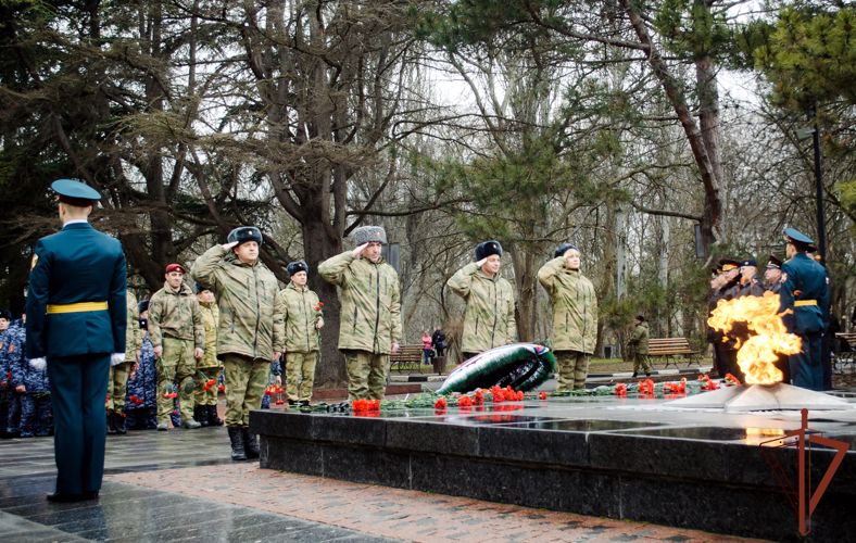 На юге России военнослужащие и сотрудники Росгвардии принимают поздравления с профессиональным праздником