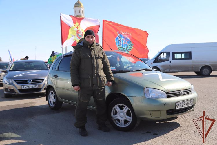 Воспитанники военно-патриотических клубов Росгвардии приняли участие в автопробеге в Белгороде