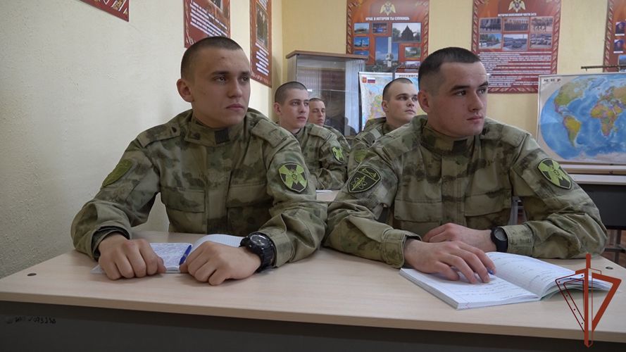 Представители пензенских СМИ побывали в воинской части Росгвардии