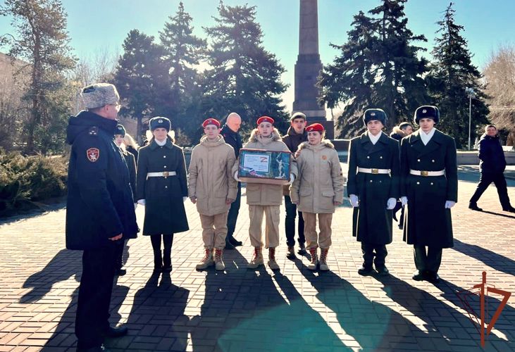 При участии Росгвардии в Волгограде дан старт акции «Zа наших» 