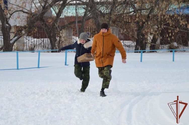 Команда ребят из подшефного Росгвардии детского дома победила в военно-спортивной игре в Курганской области